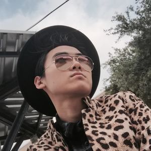 Meet your Posher, Khoi